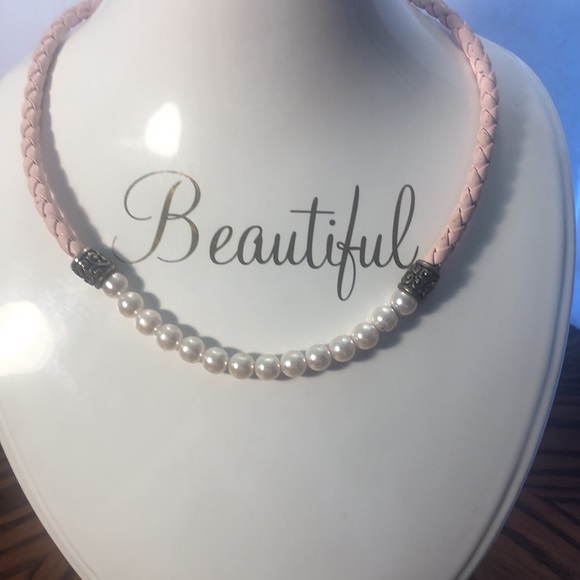 Woman’s Pearls and Braided corded soft pink leather silver tone necklace - Picture 2 of 8